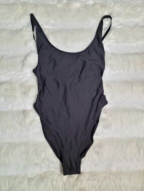 SKIMS Signature Swims Scoop Neck One Piece Onyx Women Medium NEW